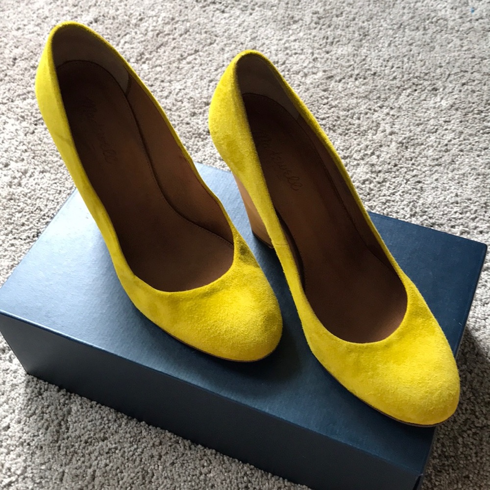 Madewell yellow suede wooden block heels 8.5 4”